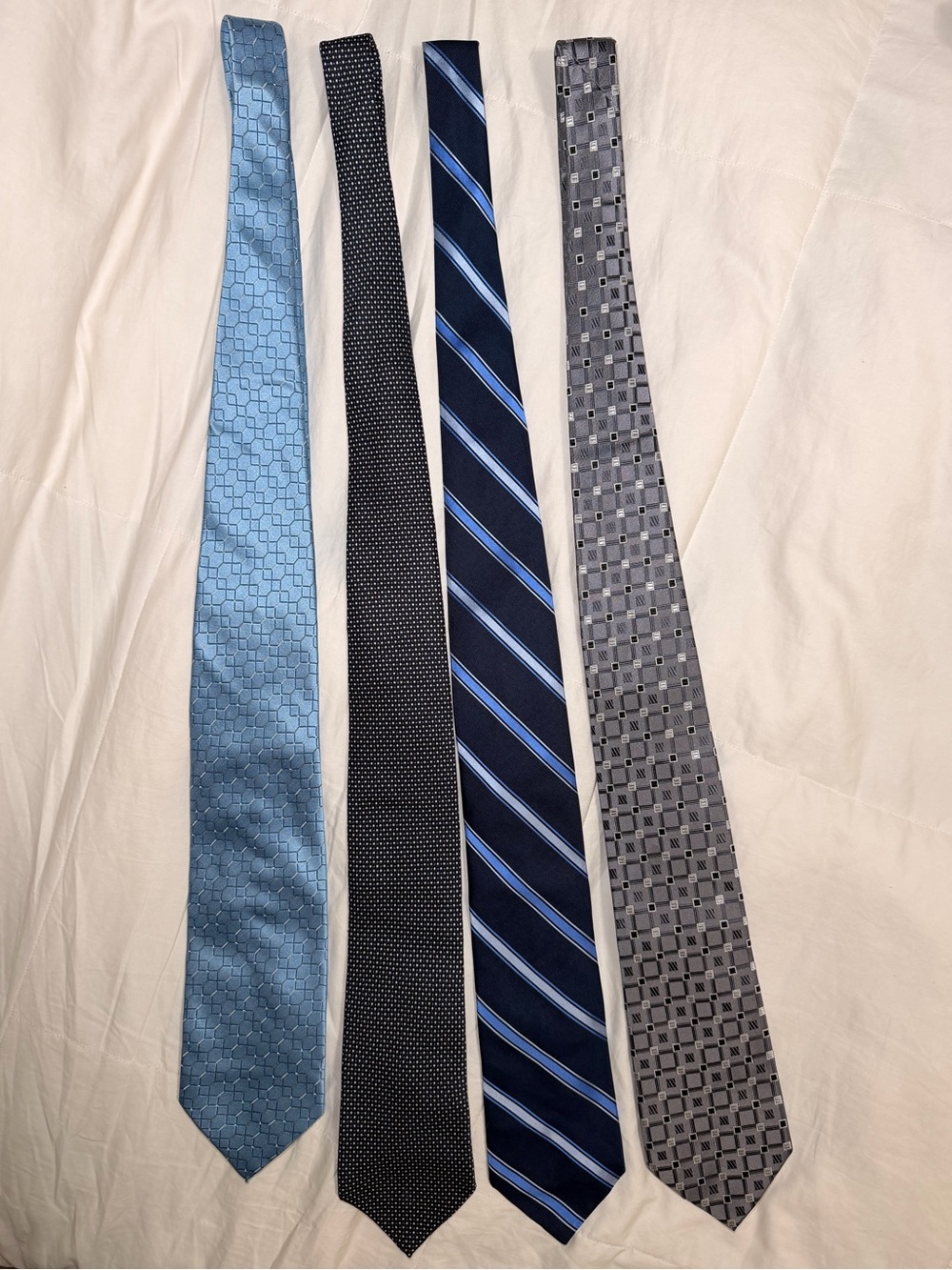 4x Men's Blue & Gray Patterned Silk Ties